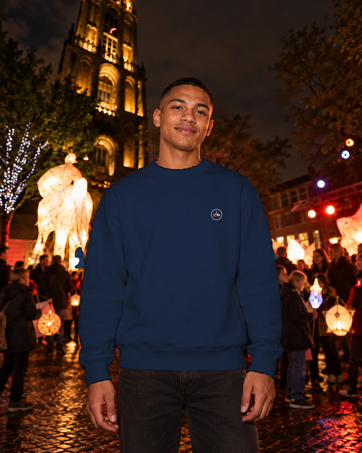 Nagasode Sweater 長袖 | Candle — Navy — vooraanzicht met origineel borstlogo