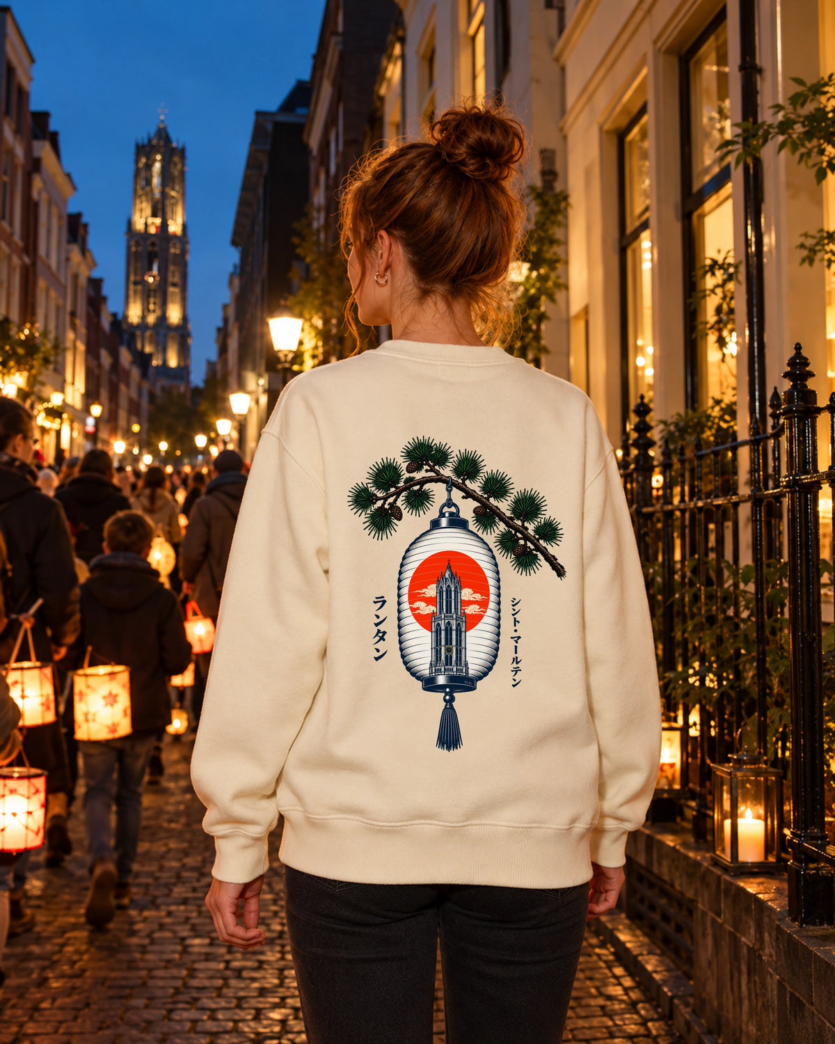 Nagasode Sweater 長袖 | Lantern - Parchment - straat richting het Domplein tijdens Sint Maarten
