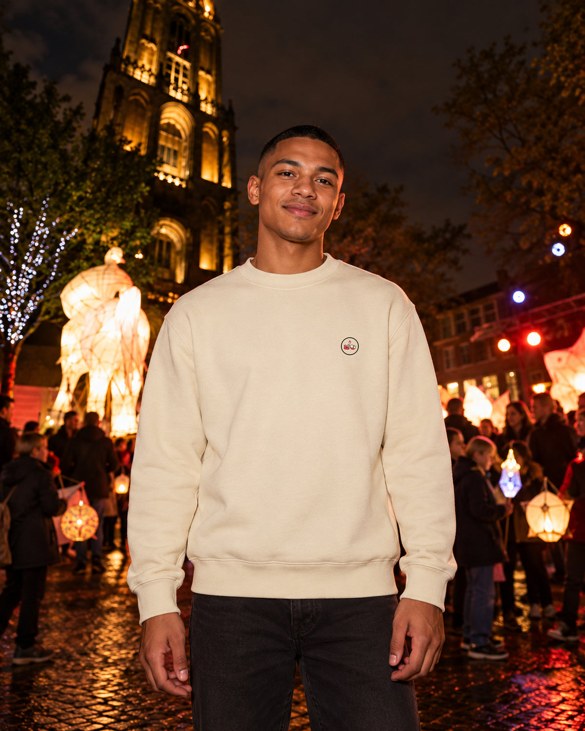 Nagasode Sweater 長袖 | Lantern — Parchment — vooraanzicht met origineel borstlogo
