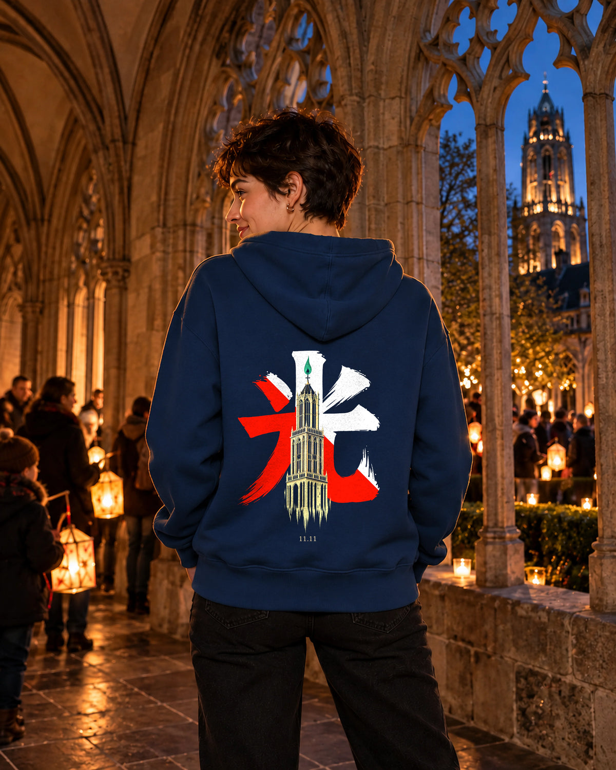 Nukumori Hoodie 温もり | Candle - Navy - Pandhof bij het Domplein tijdens Sint Maarten