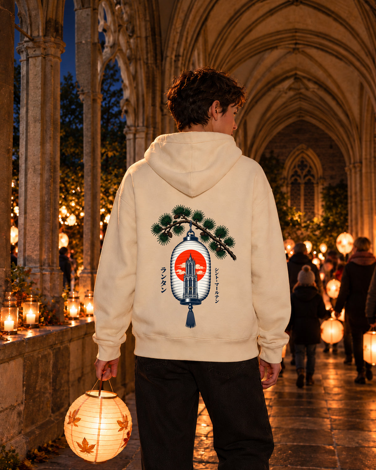 Nukumori Hoodie 温もり | Lantern - Parchment - Pandhof bij het Domplein tijdens Sint Maarten