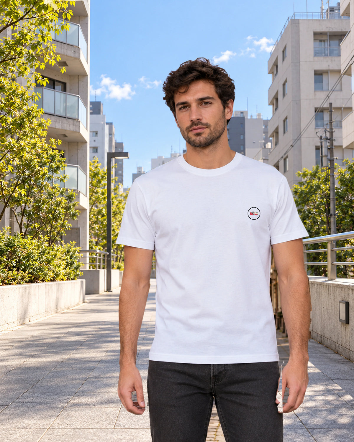 Kata Tee 型 | Origin Light – front view in its Japanese setting